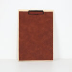 Menu Druri – Me kapëse metalike dhe Cover Lëkure Sintetike - A4 (Kafe me vija)