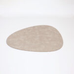 Shtroje për Tavolina Ovale – Lëkurë Sintetike – 2 Anë 32×45 – Bezhë (12 cp Standard)