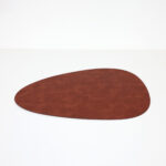 Shtroje për Tavolina Ovale – Lëkurë Sintetike – 2 Anë 32×45 – Kafe (12 cp Standard)